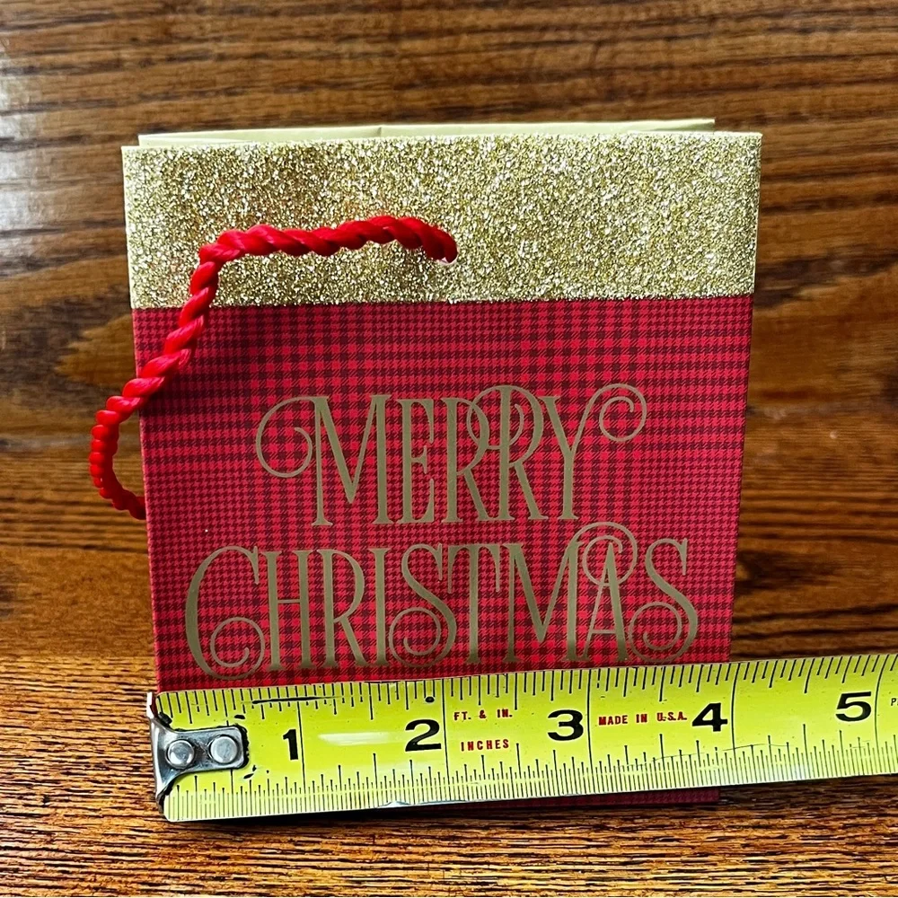 Design Focus Holiday Christmas Gift Bags